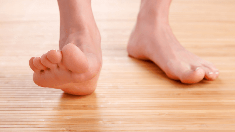 Micosi unghie mani e piedi in estate: quali sono i rimedi